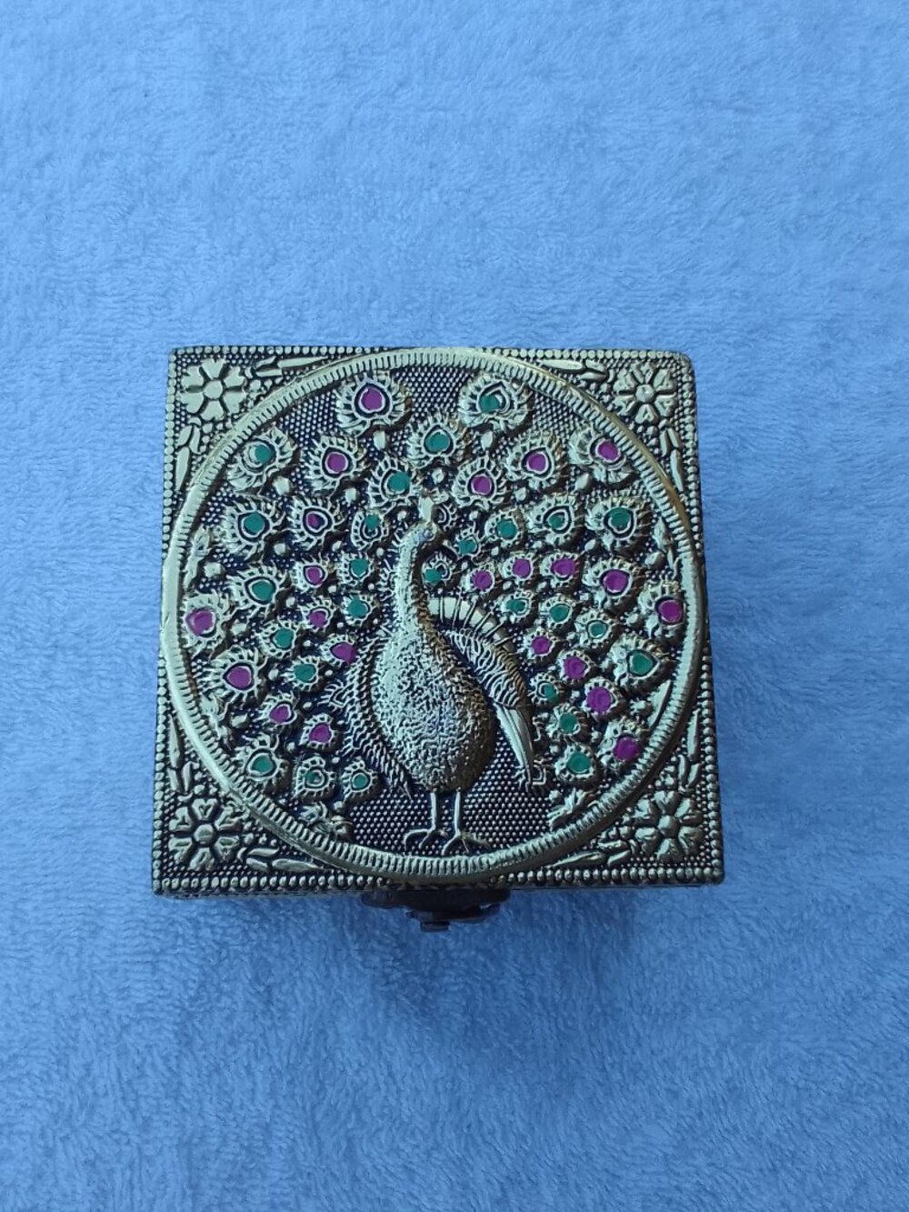 Luxury vintage cloisonné golden one-of-the-kind jewlry box collection brand new